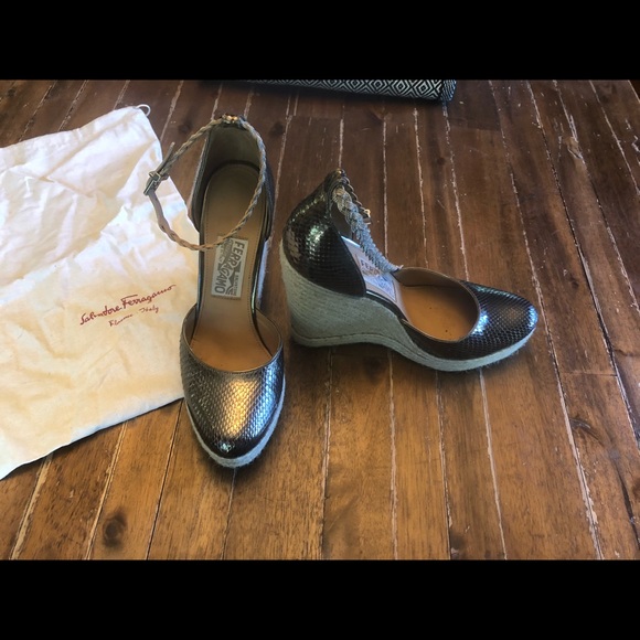 💥SALE💥WORN ONCE Ferragamo python espadrilles - Picture 7 of 7